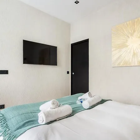 De Charme 2br Alexandre Dumas Apartment Paris